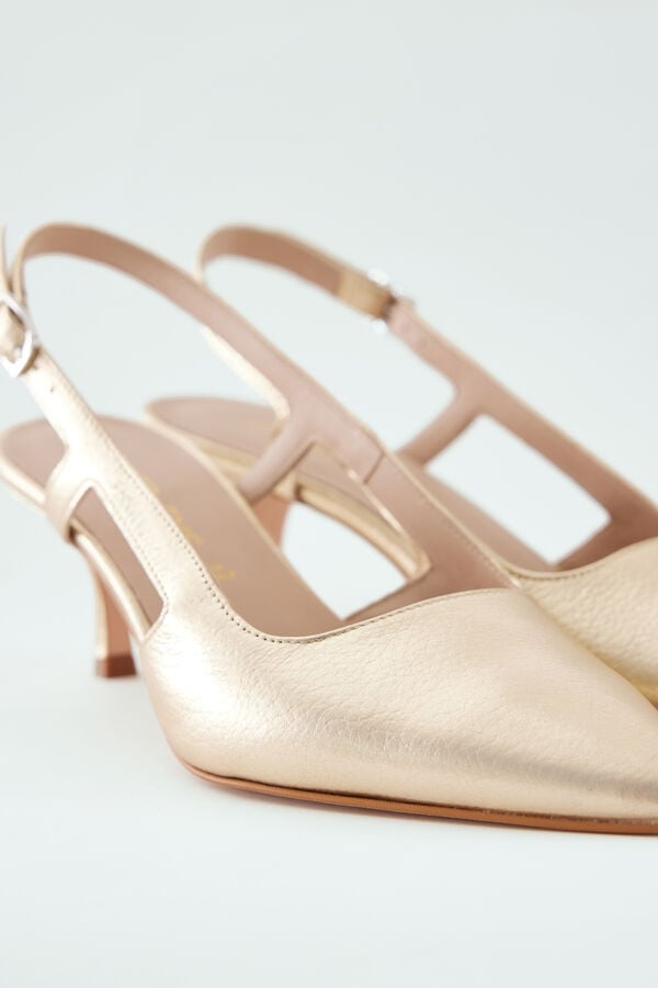 Slingback in laminated leather platino