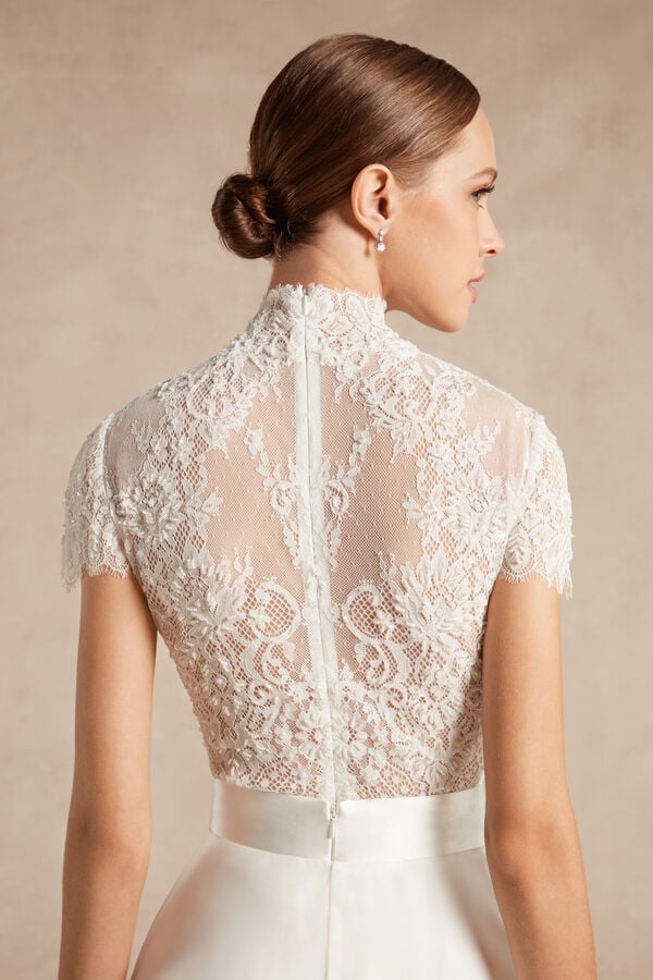 Short-Sleeved Lace Body 