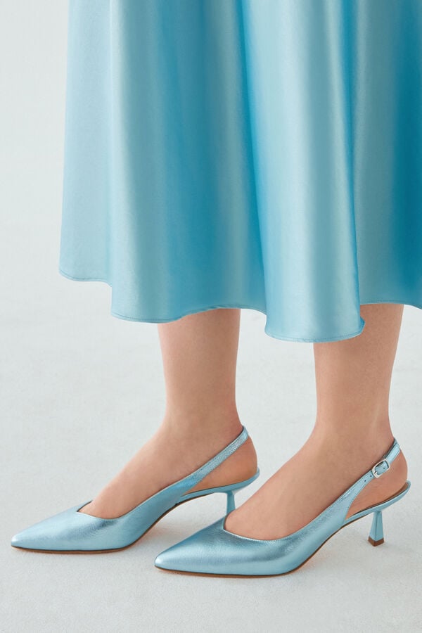 Slingback in laminated leather baby blue