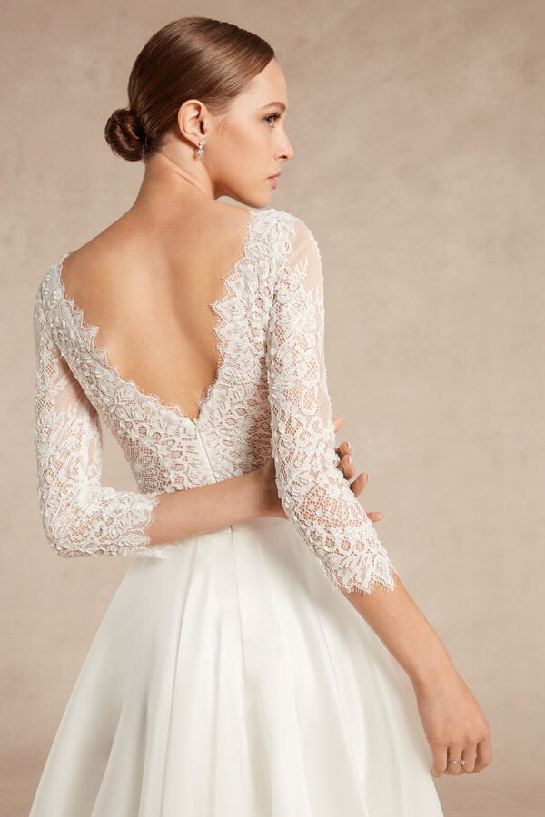 Lace Body with Three-Quarter Length Sleeves ivory