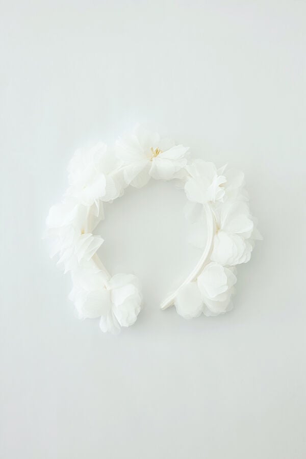 Diadema con flores blanco marfil