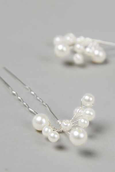 Hair pins with pearls