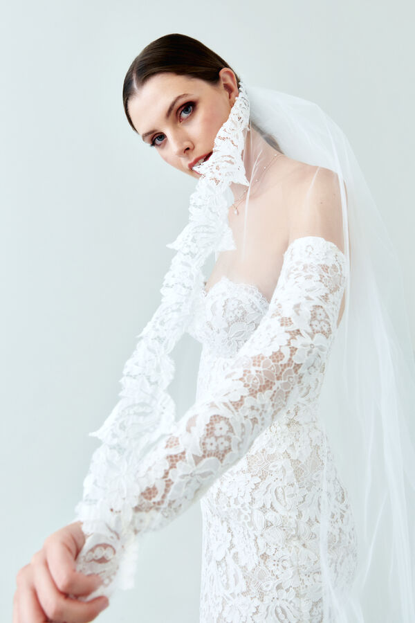 Re-embroidered Lace Veil avorio