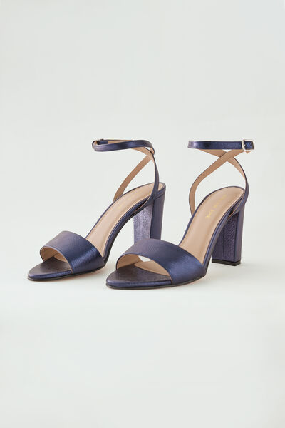 Laminated leather sandal