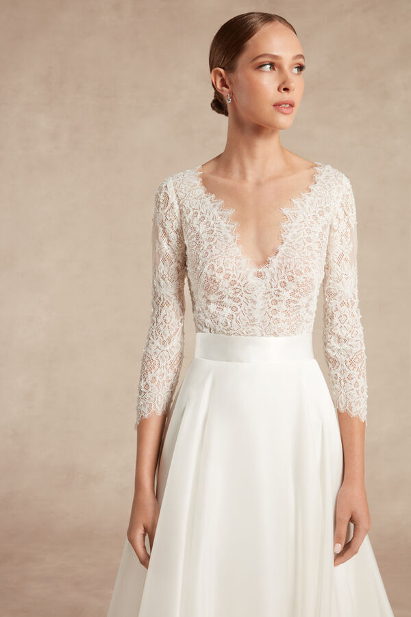 Lace Body with Three-Quarter Length Sleeves avorio